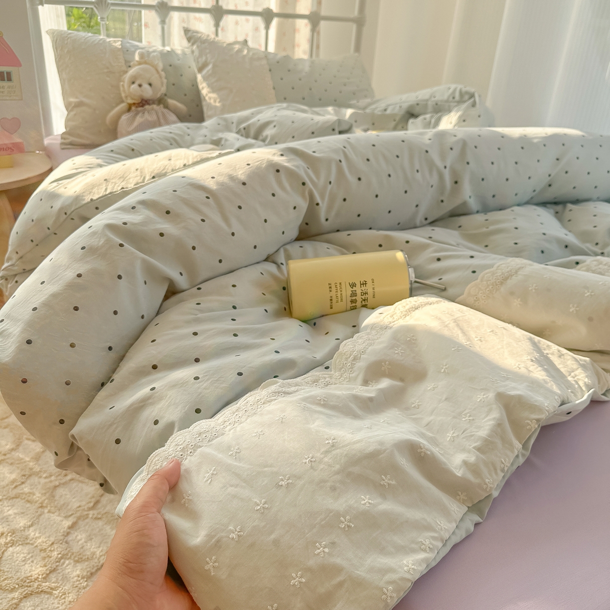 91家纺网 家纺一手货源 找家纺 韩巢家纺 2025新款法式蕾丝花边被套直播热销款四件套学生宿舍床上三件套（提供卖家秀） 蓝灰波点【蕾丝花边款】