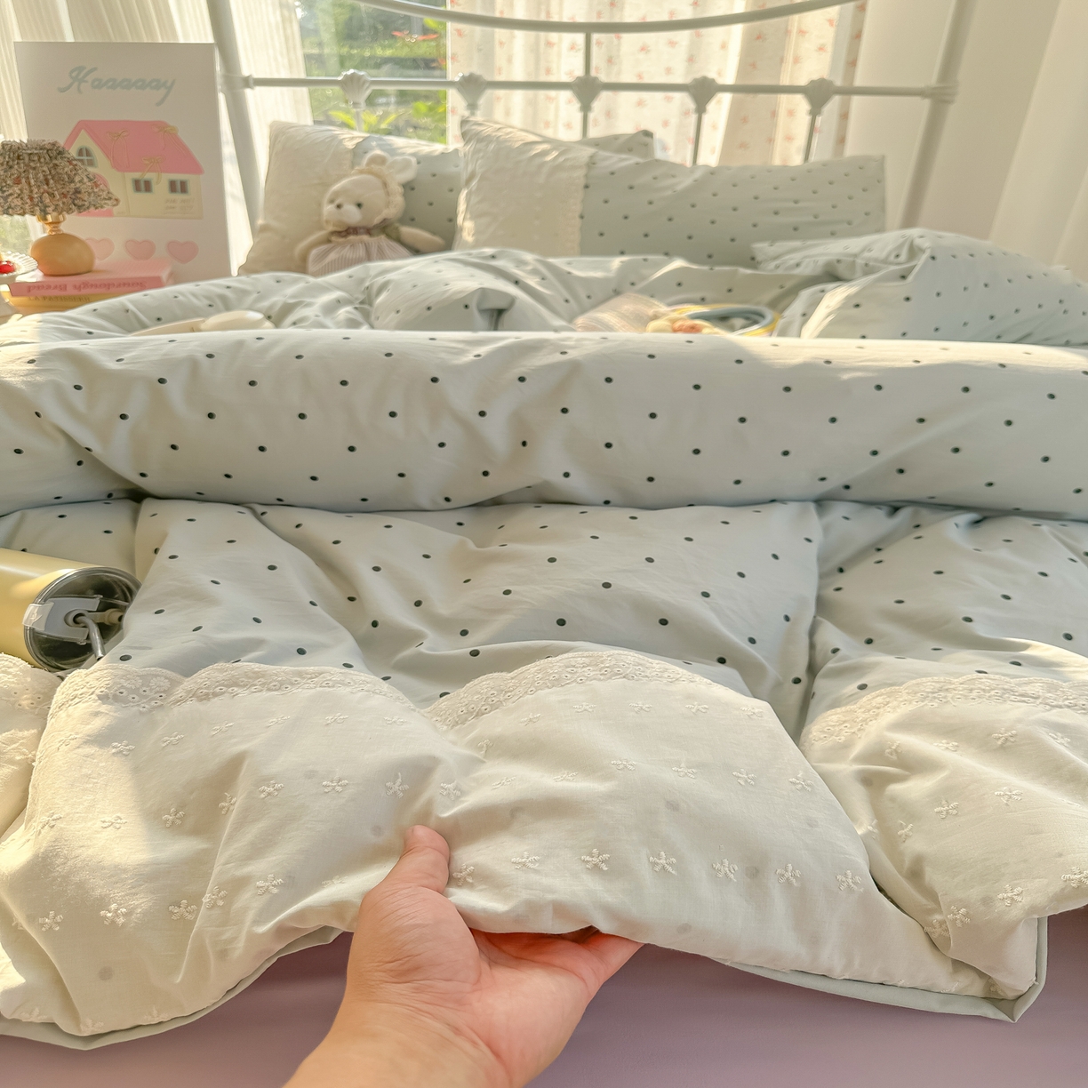91家纺网 家纺一手货源 找家纺 韩巢家纺 2025新款法式蕾丝花边被套直播热销款四件套学生宿舍床上三件套（提供卖家秀） 蓝灰波点【蕾丝花边款】