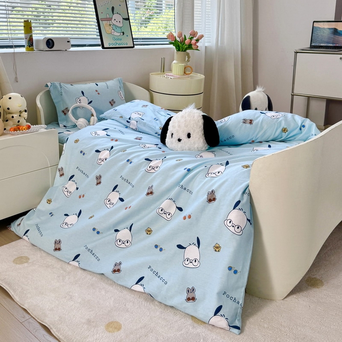 91家纺网 家纺一手货源 找家纺 蘭菲家纺 2025新款学生季全棉幼儿园三丽鸥三件套小版系列 眼镜狗.蓝