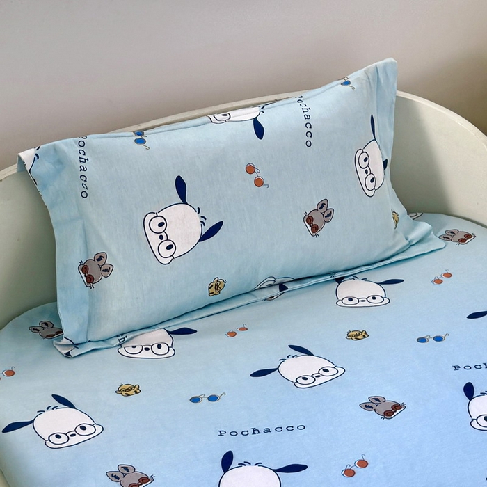 91家纺网 家纺一手货源 找家纺 蘭菲家纺 2025新款学生季全棉幼儿园三丽鸥三件套小版系列 眼镜狗.蓝