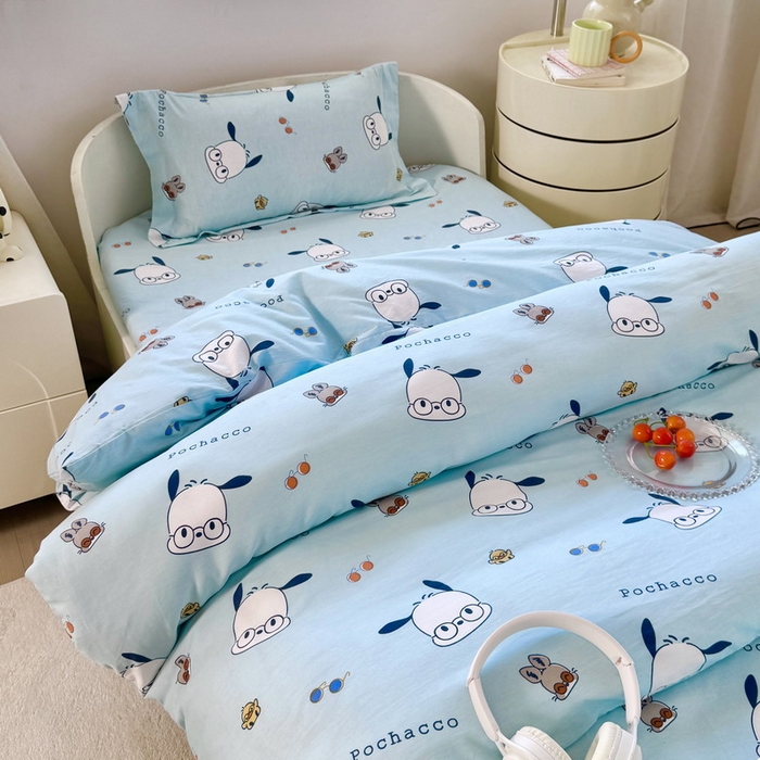 91家纺网 家纺一手货源 找家纺 蘭菲家纺 2025新款学生季全棉幼儿园三丽鸥三件套小版系列 眼镜狗.蓝