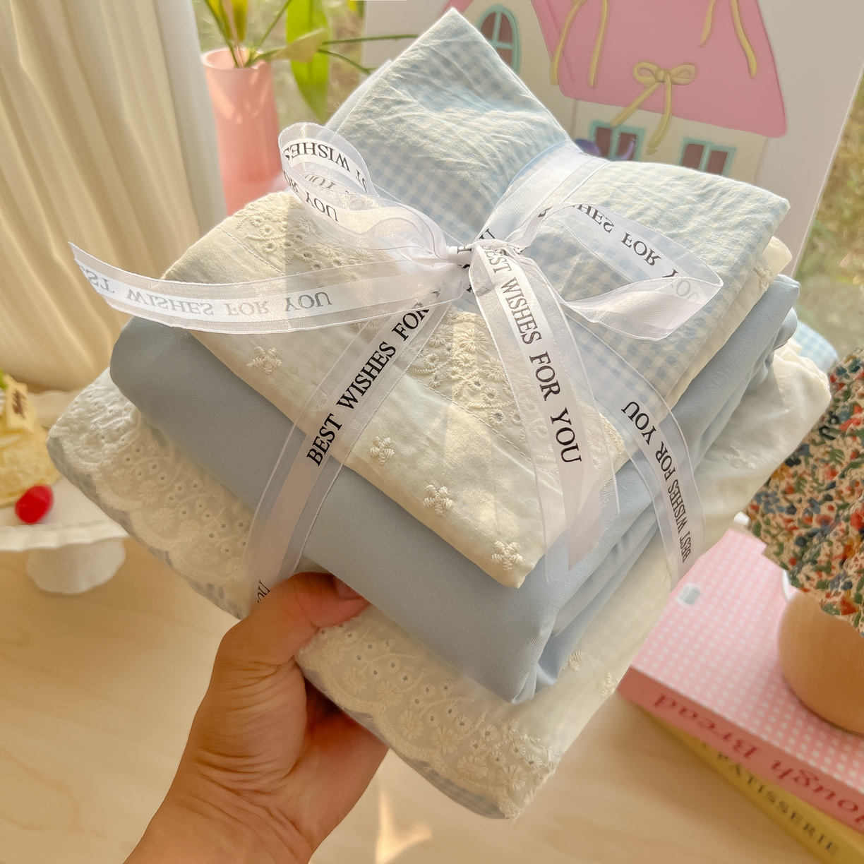 91家纺网 家纺一手货源 找家纺 韩巢家纺 2025新款法式蕾丝花边被套直播热销款四件套学生宿舍床上三件套（提供卖家秀） 蓝小格【蕾丝花边款】