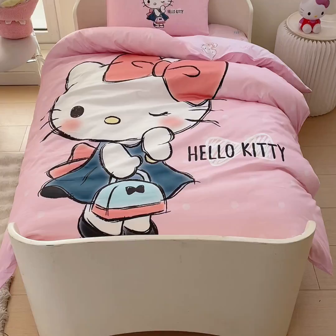 91家纺网 家纺一手货源 找家纺 蘭菲家纺 2025新款学生季全棉幼儿园三丽鸥三件套大版系列 摩卡.粉