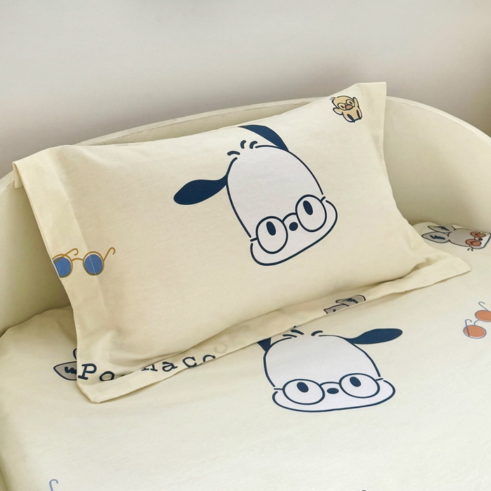 91家纺网 家纺一手货源 找家纺 蘭菲家纺 2025新款学生季全棉幼儿园三丽鸥三件套小版系列 眼镜狗.米