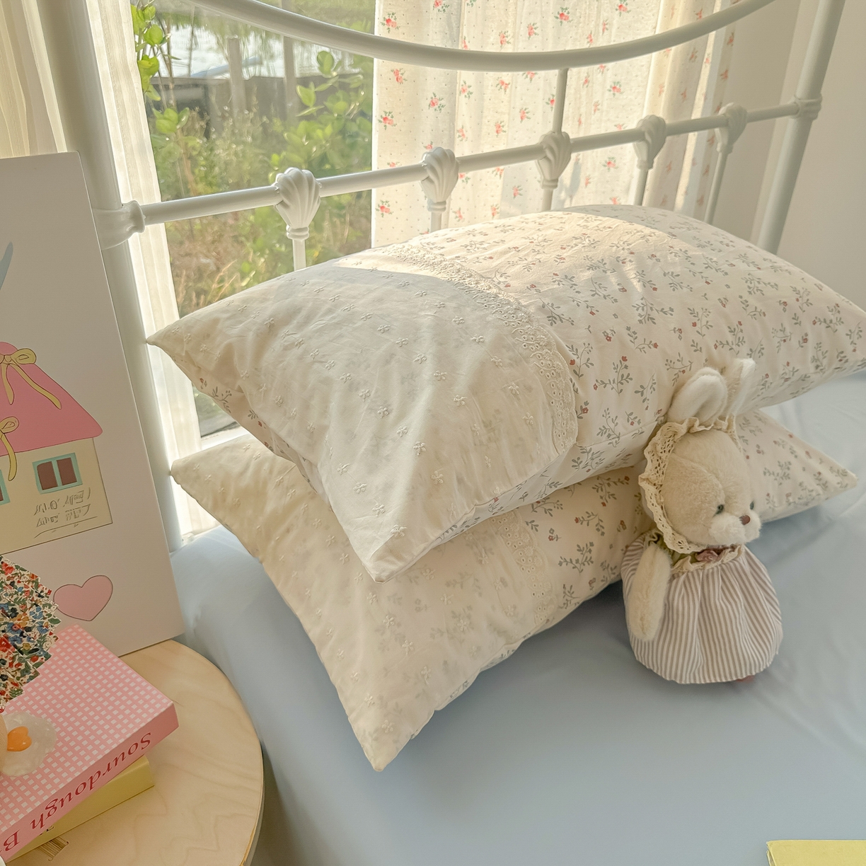 91家纺网 家纺一手货源 找家纺 韩巢家纺 2025新款法式蕾丝花边被套直播热销款四件套学生宿舍床上三件套（提供卖家秀） 梨云杳杳【蕾丝花边款】