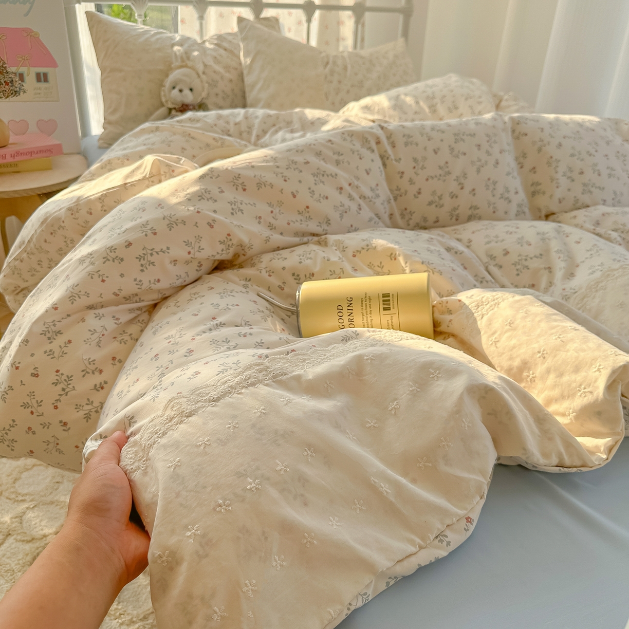 91家纺网 家纺一手货源 找家纺 韩巢家纺 2025新款法式蕾丝花边被套直播热销款四件套学生宿舍床上三件套（提供卖家秀） 梨云杳杳【蕾丝花边款】