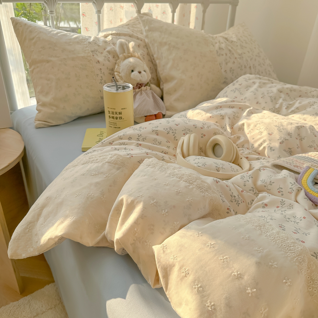 91家纺网 家纺一手货源 找家纺 韩巢家纺 2025新款法式蕾丝花边被套直播热销款四件套学生宿舍床上三件套（提供卖家秀） 梨云杳杳【蕾丝花边款】