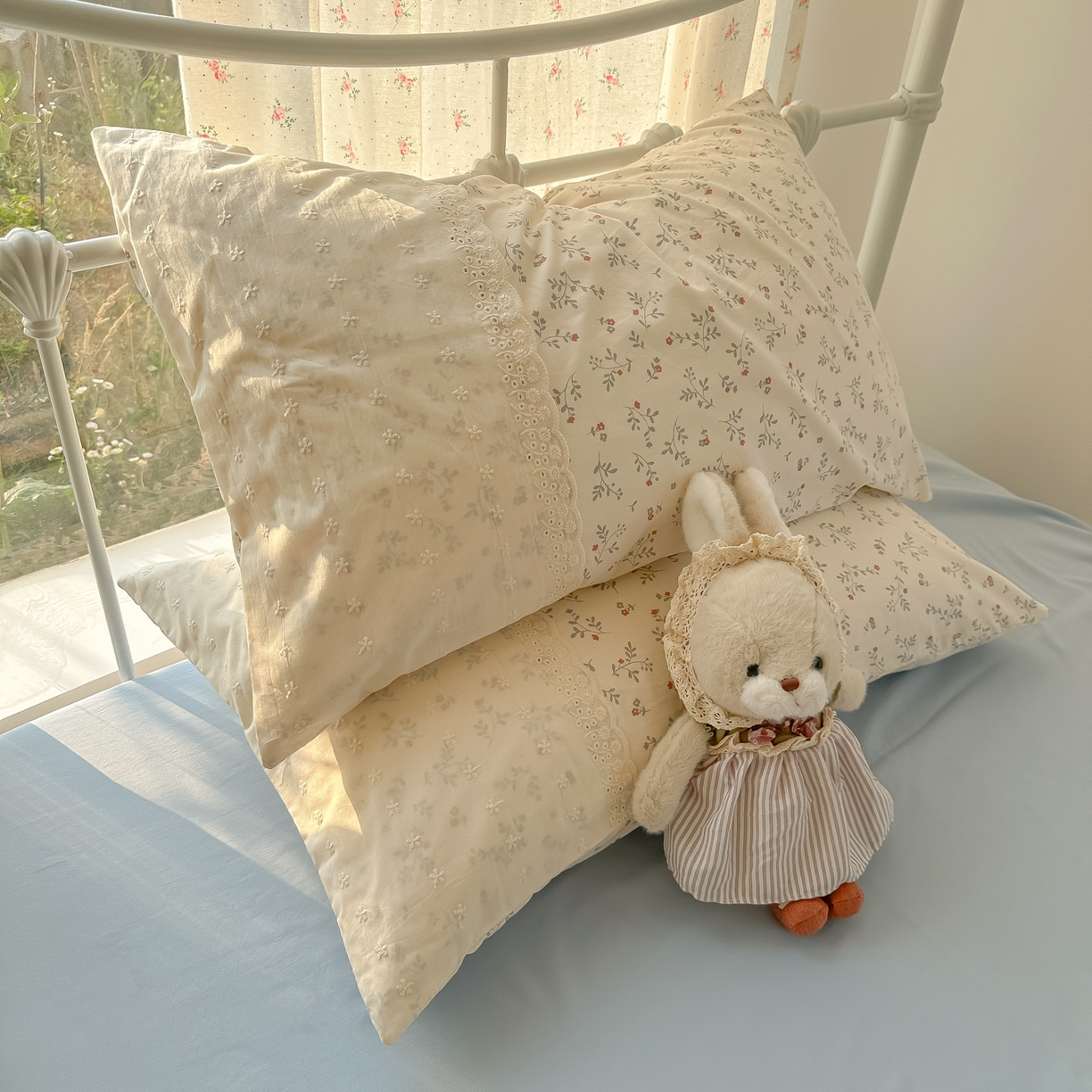 91家纺网 家纺一手货源 找家纺 韩巢家纺 2025新款法式蕾丝花边被套直播热销款四件套学生宿舍床上三件套（提供卖家秀） 梨云杳杳【蕾丝花边款】