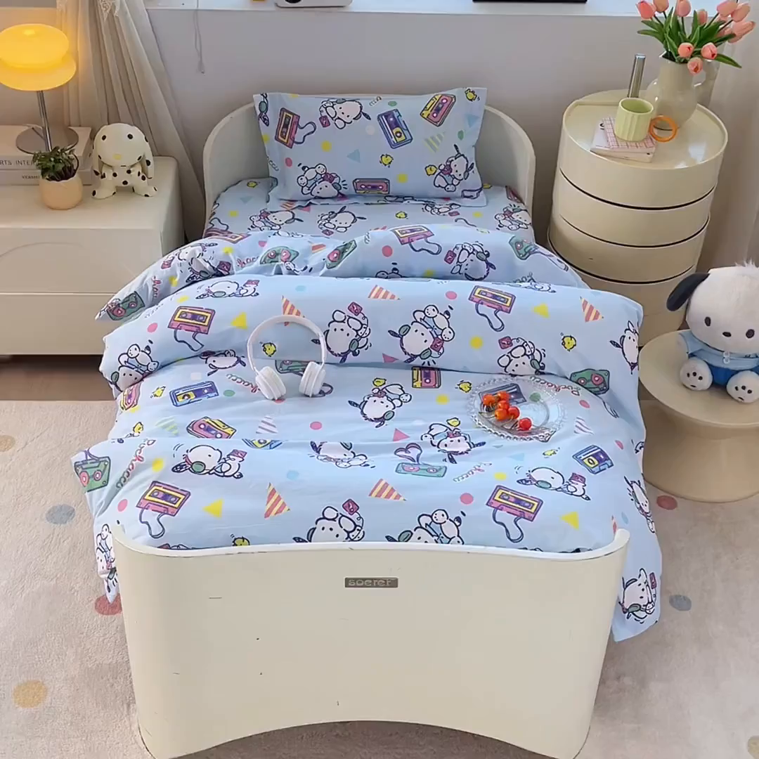 91家纺网 家纺一手货源 找家纺 蘭菲家纺 2025新款学生季全棉幼儿园三丽鸥三件套小版系列 演唱会.蓝