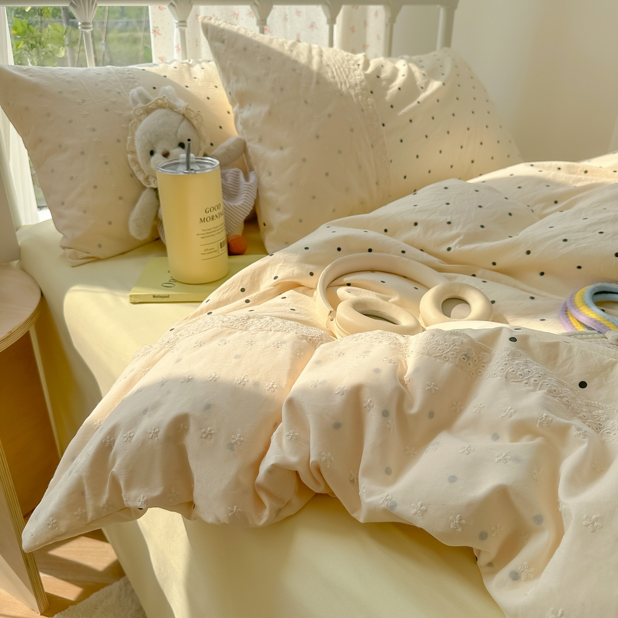 91家纺网 家纺一手货源 找家纺 韩巢家纺 2025新款法式蕾丝花边被套直播热销款四件套学生宿舍床上三件套（提供卖家秀） 米黄波点【蕾丝花边款】