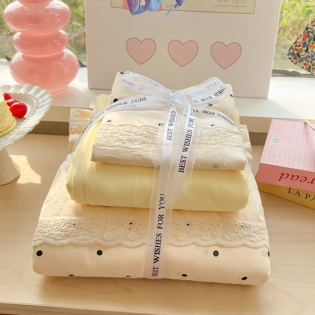 91家纺网 家纺一手货源 找家纺 韩巢家纺 2025新款法式蕾丝花边被套直播热销款四件套学生宿舍床上三件套（提供卖家秀） 米黄波点【蕾丝花边款】