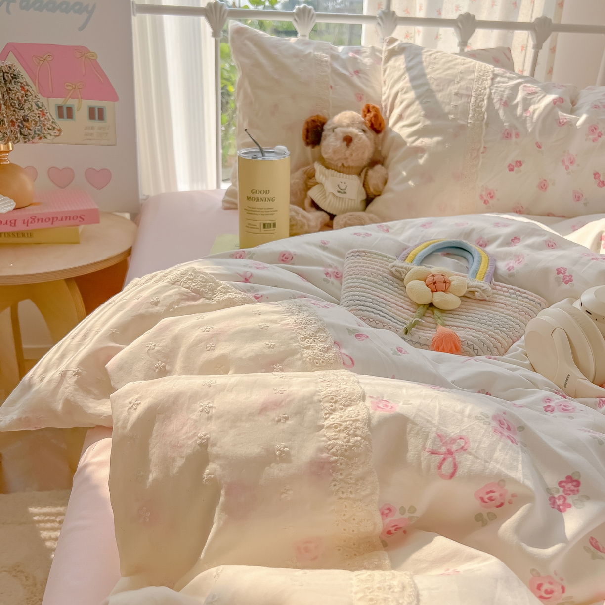 91家纺网 家纺一手货源 找家纺 韩巢家纺 2025新款法式蕾丝花边被套直播热销款四件套学生宿舍床上三件套（提供卖家秀） 小花集【蕾丝花边款】