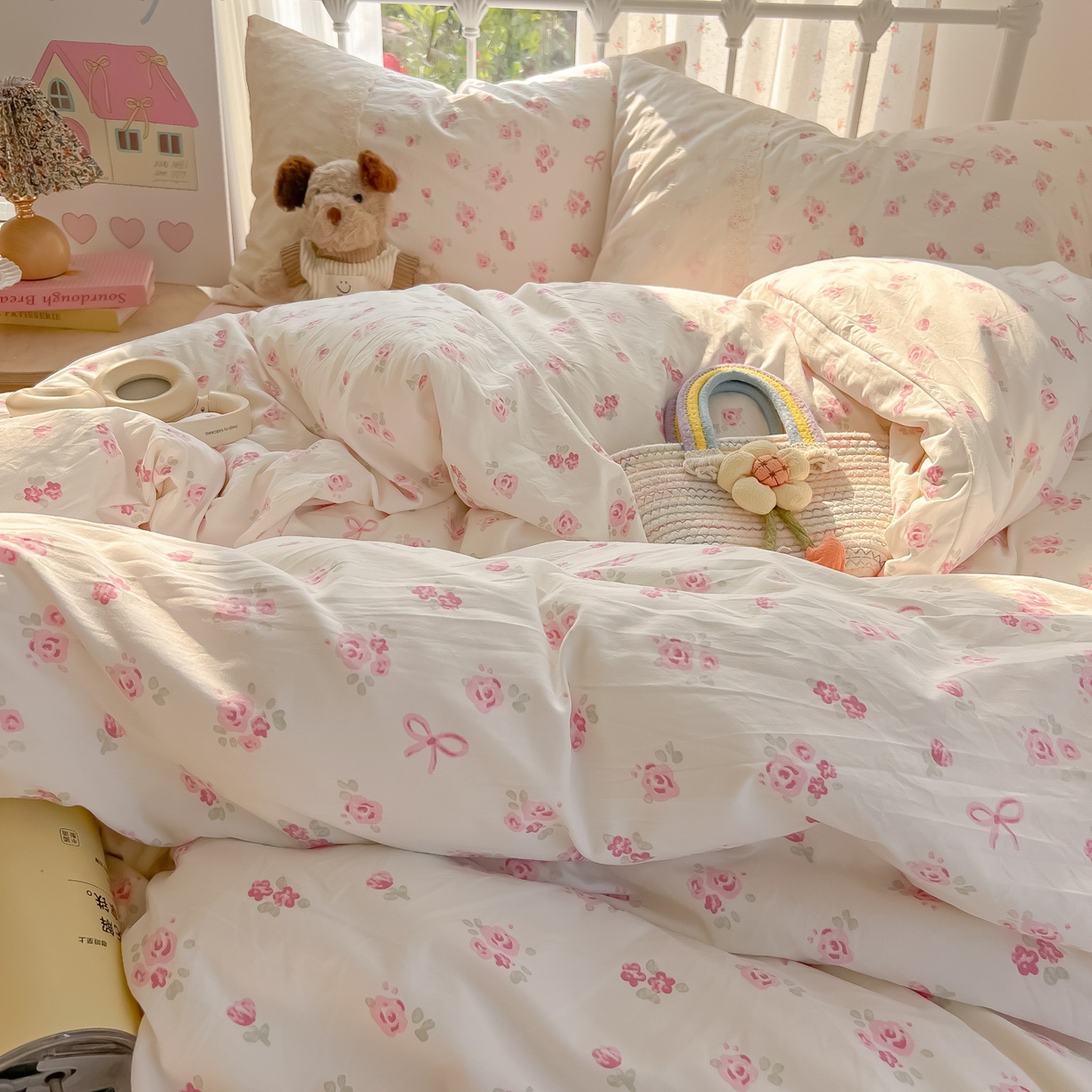 91家纺网 家纺一手货源 找家纺 韩巢家纺 2025新款法式蕾丝花边被套直播热销款四件套学生宿舍床上三件套（提供卖家秀） 小花集【蕾丝花边款】