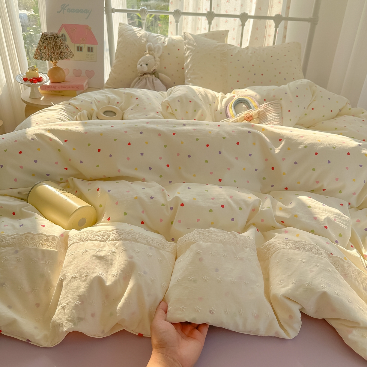 91家纺网 家纺一手货源 找家纺 韩巢家纺 2025新款法式蕾丝花边被套直播热销款四件套学生宿舍床上三件套（提供卖家秀） 心动预演【蕾丝花边款】