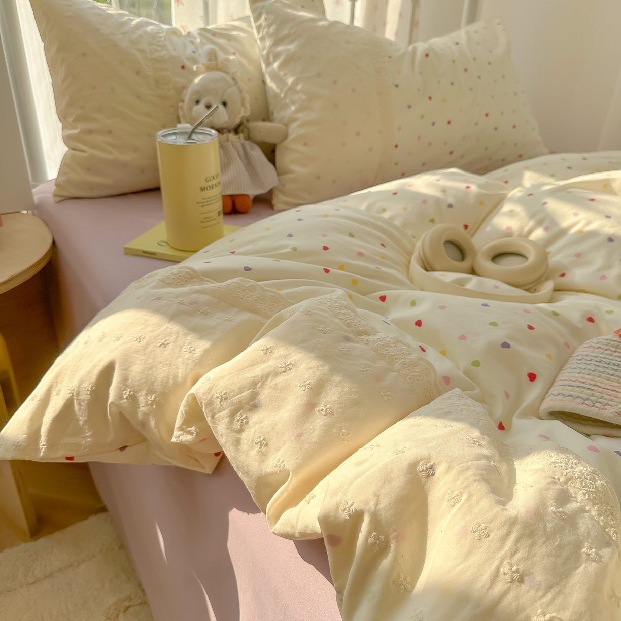 91家纺网 家纺一手货源 找家纺 韩巢家纺 2025新款法式蕾丝花边被套直播热销款四件套学生宿舍床上三件套（提供卖家秀） 心动预演【蕾丝花边款】