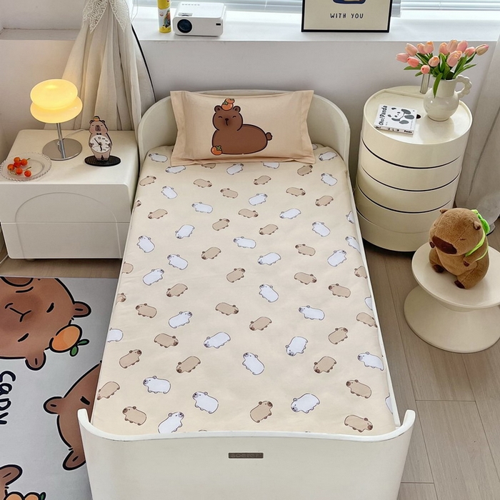 91家纺网 家纺一手货源 找家纺 （总）蘭菲家纺 2025新款学生季幼儿园卡皮巴拉三件套小版系列