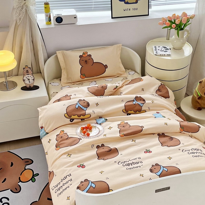 91家纺网 家纺一手货源 找家纺 （总）蘭菲家纺 2025新款学生季幼儿园卡皮巴拉三件套小版系列