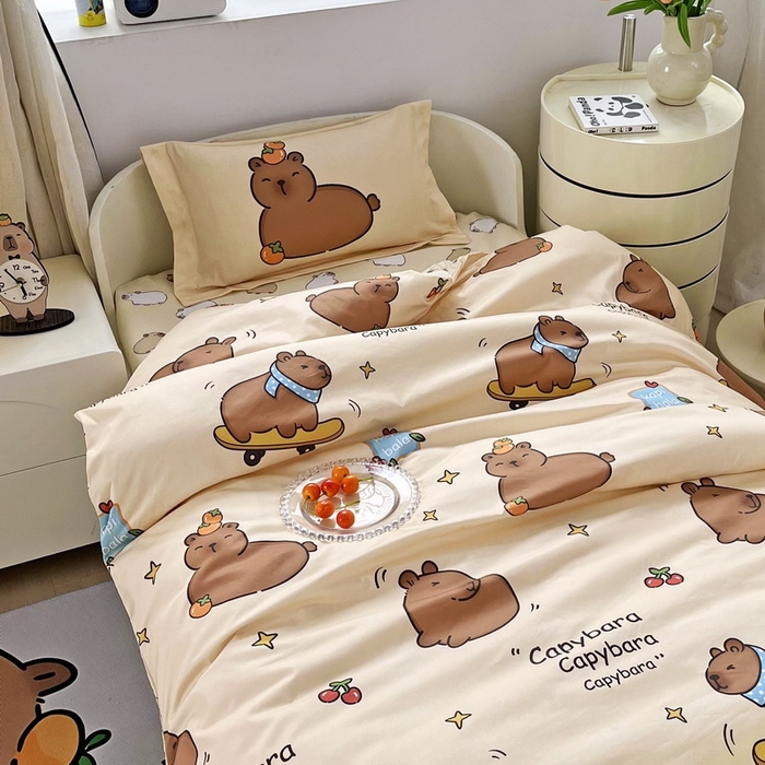 91家纺网 家纺一手货源 找家纺 （总）蘭菲家纺 2025新款学生季幼儿园卡皮巴拉三件套小版系列