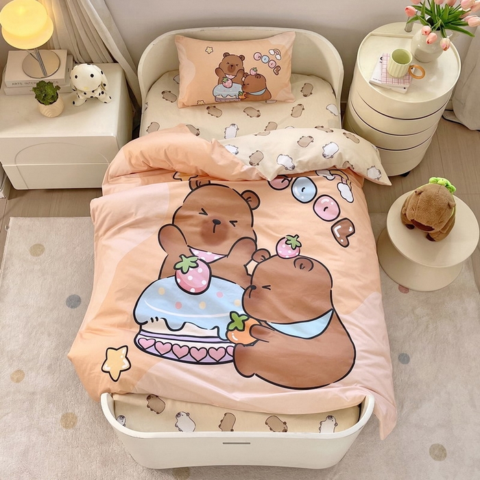 91家纺网 家纺一手货源 找家纺 （总）蘭菲家纺 2025新款学生季幼儿园卡皮巴拉三件套大版系列