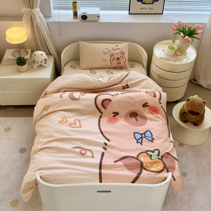 91家纺网 家纺一手货源 找家纺 蘭菲家纺 2025新款学生季幼儿园卡皮巴拉三件套大版系列 大美豚