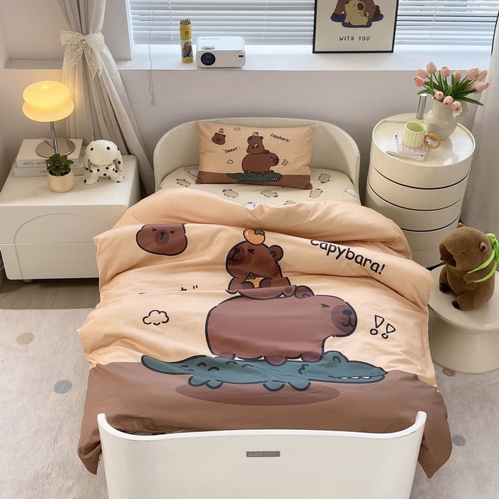 91家纺网 家纺一手货源 找家纺 （总）蘭菲家纺 2025新款学生季幼儿园卡皮巴拉三件套大版系列