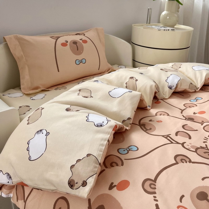 91家纺网 家纺一手货源 找家纺 蘭菲家纺 2025新款学生季幼儿园卡皮巴拉三件套小版系列 小卡