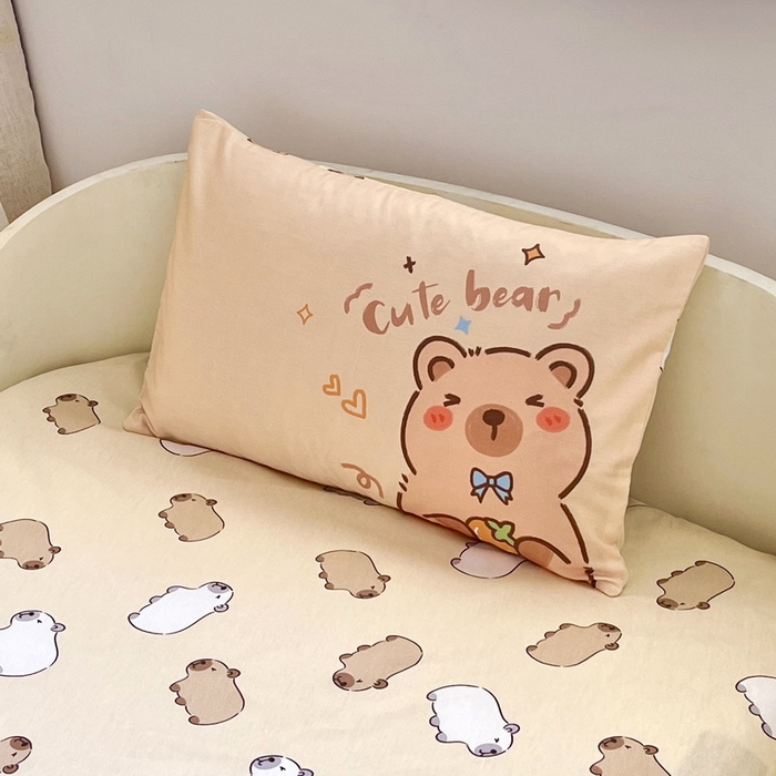 91家纺网 家纺一手货源 找家纺 蘭菲家纺 2025新款学生季幼儿园卡皮巴拉三件套大版系列 大美豚