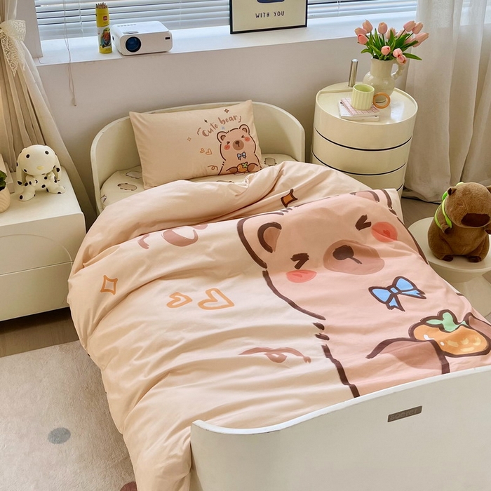 91家纺网 家纺一手货源 找家纺 蘭菲家纺 2025新款学生季幼儿园卡皮巴拉三件套大版系列 大美豚