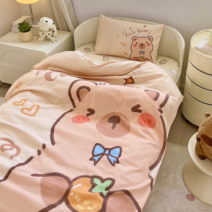 91家纺网 家纺一手货源 找家纺 蘭菲家纺 2025新款学生季幼儿园卡皮巴拉三件套大版系列 大美豚