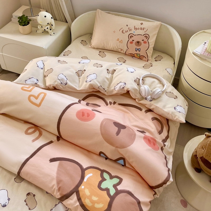 91家纺网 家纺一手货源 找家纺 蘭菲家纺 2025新款学生季幼儿园卡皮巴拉三件套大版系列 大美豚