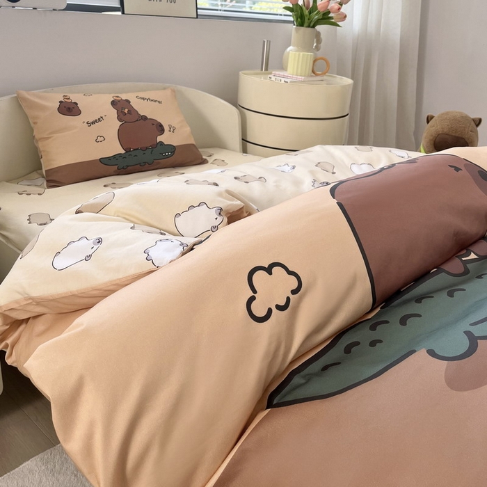 91家纺网 家纺一手货源 找家纺 蘭菲家纺 2025新款学生季幼儿园卡皮巴拉三件套大版系列 征服拉