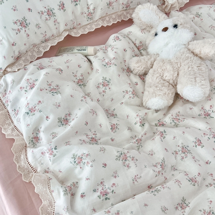 91家纺网 家纺一手货源 找家纺 荣轩2025新款全棉双层纱镂空花边工艺款四件套（铺床版）未闻花名