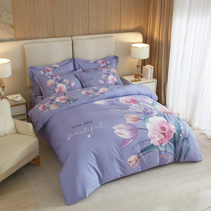 91家纺网 家纺一手货源 找家纺 格里芬家纺2025全棉大版花13372印花四件套 花香溢彩-紫