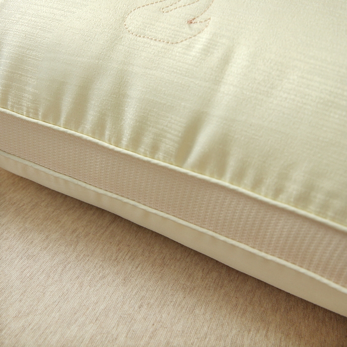 91家纺网 家纺一手货源 找家纺 （总）全美2025新款立体提花刺绣护颈椎枕