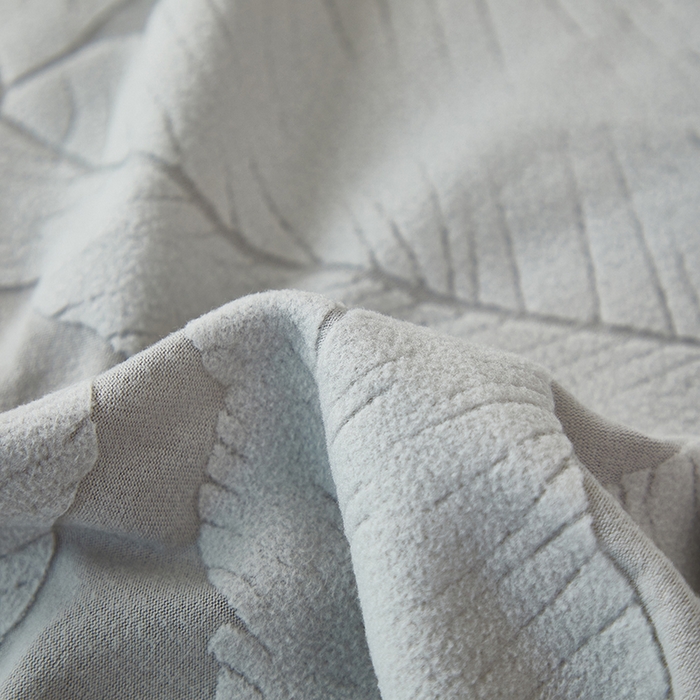 91家纺网 家纺一手货源 找家纺 丝绮鹿2025新款富贵叶裙边沙发床套 富贵叶-浅灰