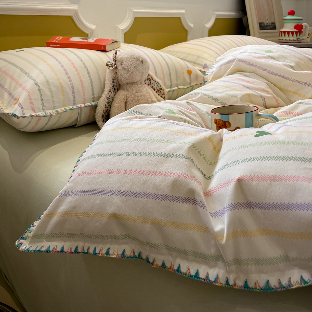 91家纺网 家纺一手货源 找家纺 蓝邻家纺 2025新款全棉纯棉加厚磨毛多巴胺贝壳边四件套 弦音