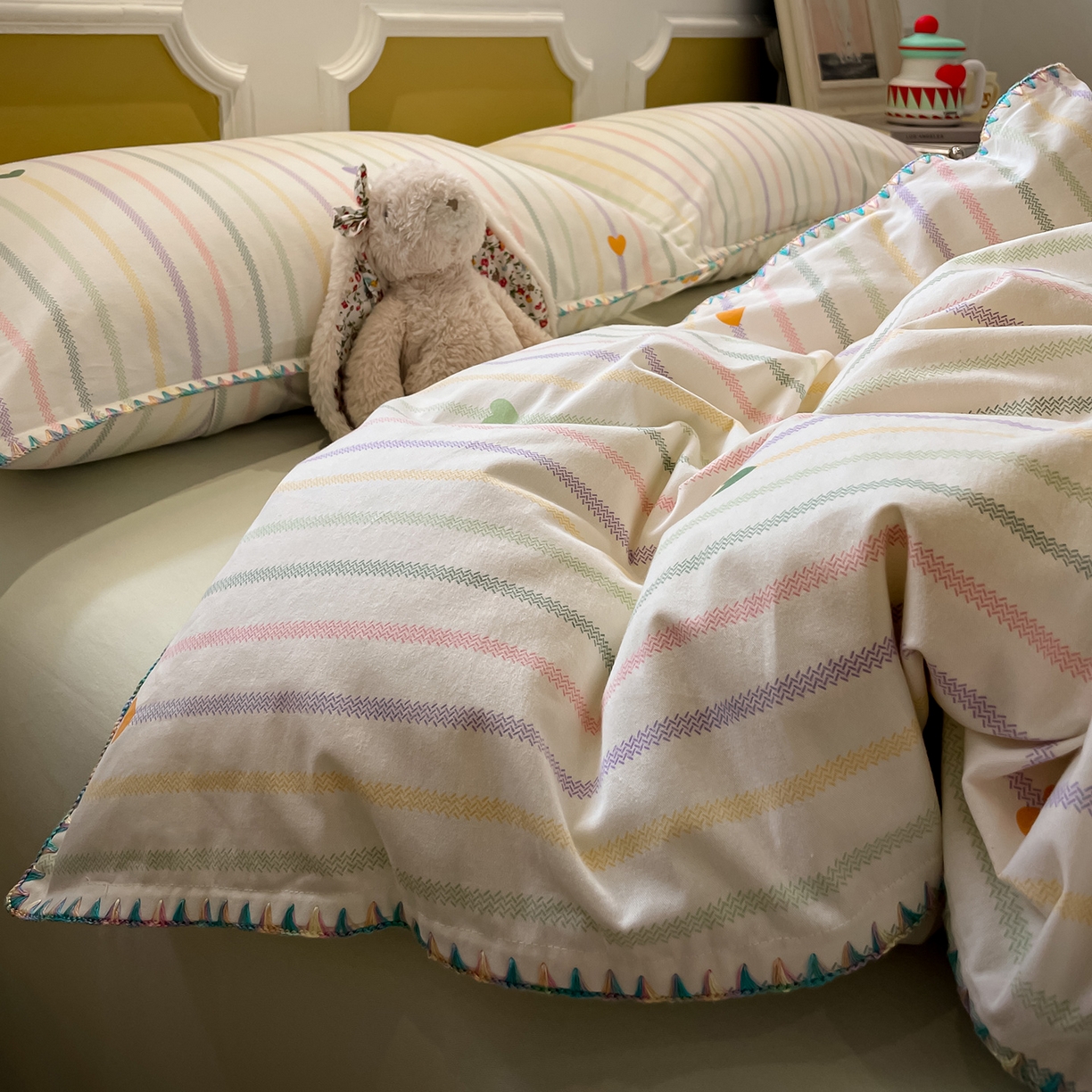 91家纺网 家纺一手货源 找家纺 蓝邻家纺 2025新款全棉纯棉加厚磨毛多巴胺贝壳边四件套 弦音