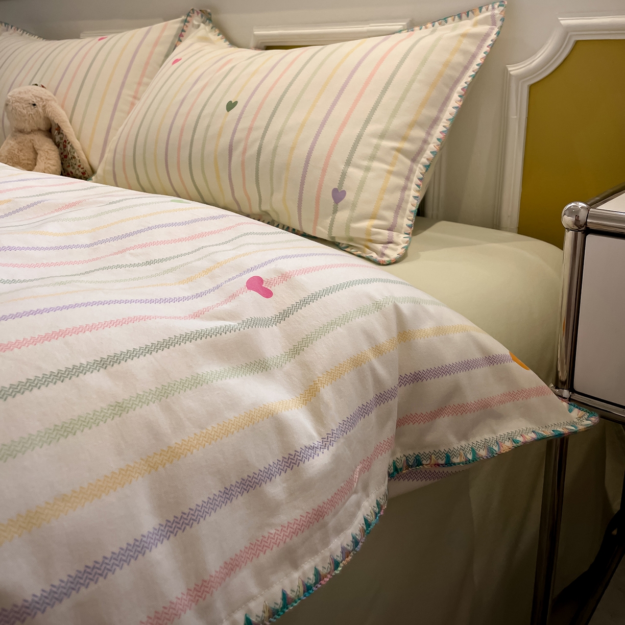 91家纺网 家纺一手货源 找家纺 蓝邻家纺 2025新款全棉纯棉加厚磨毛多巴胺贝壳边四件套 弦音