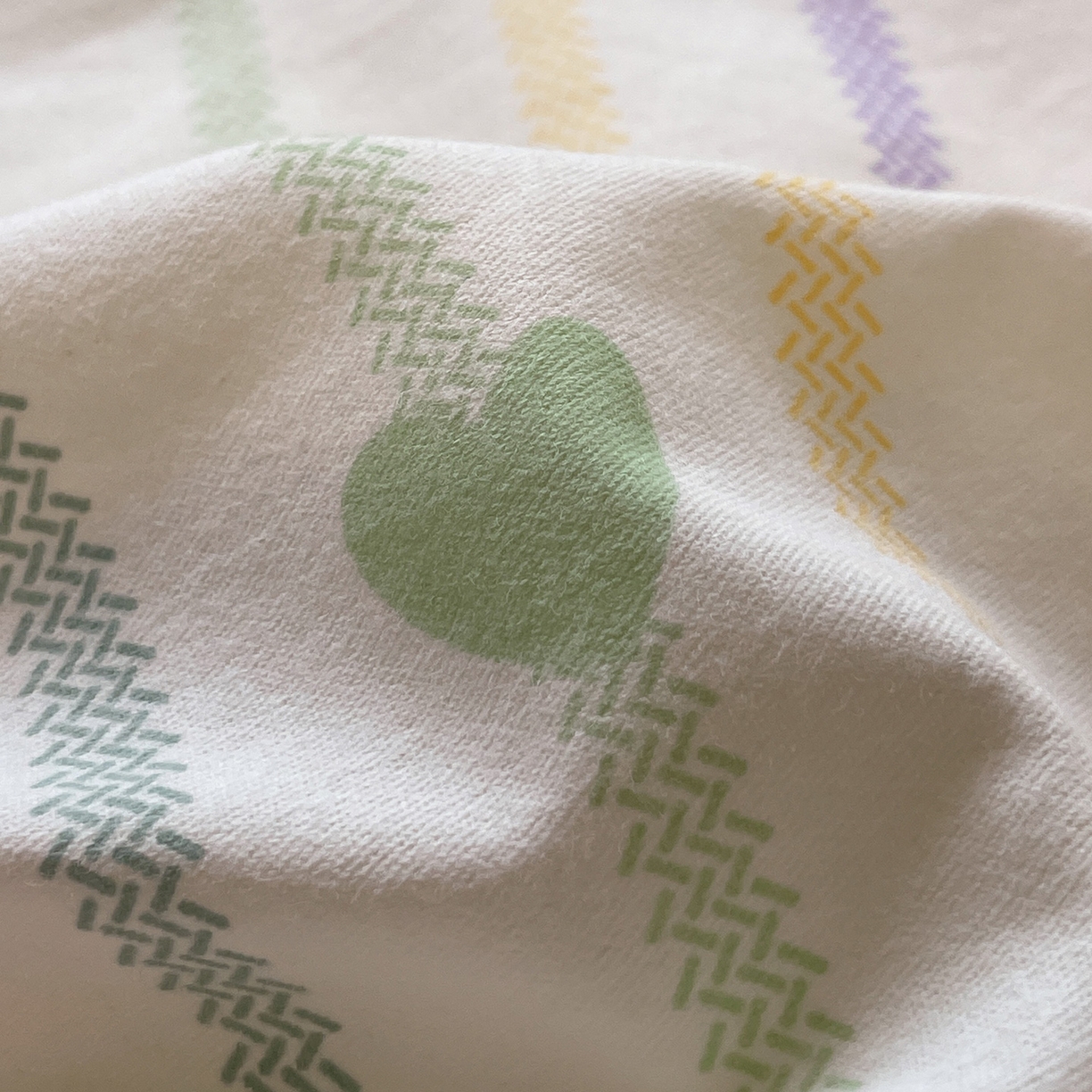 91家纺网 家纺一手货源 找家纺 蓝邻家纺 2025新款全棉纯棉加厚磨毛多巴胺贝壳边四件套 弦音