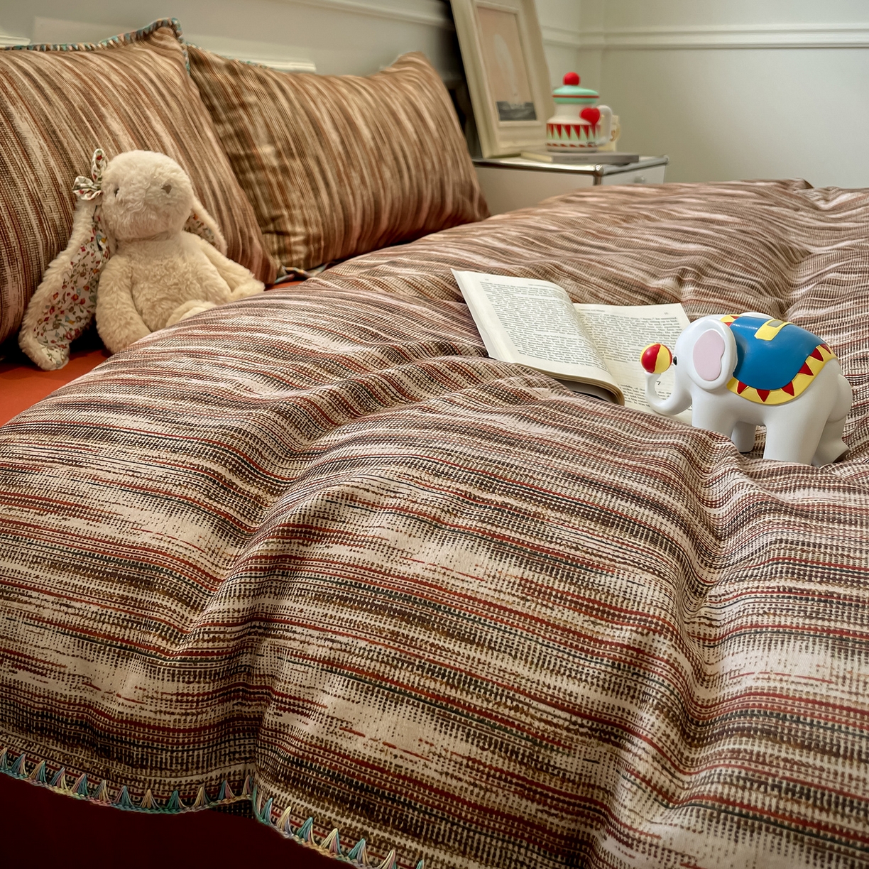 91家纺网 家纺一手货源 找家纺 蓝邻家纺 2025新款全棉纯棉加厚磨毛多巴胺贝壳边四件套 寻野