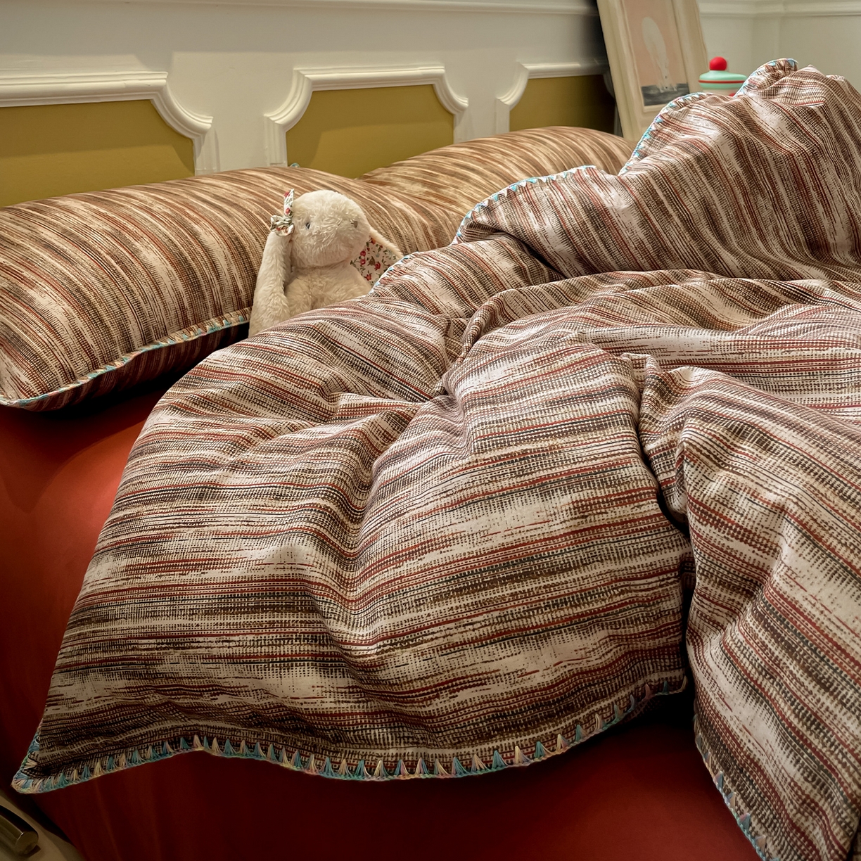 91家纺网 家纺一手货源 找家纺 蓝邻家纺 2025新款全棉纯棉加厚磨毛多巴胺贝壳边四件套 寻野