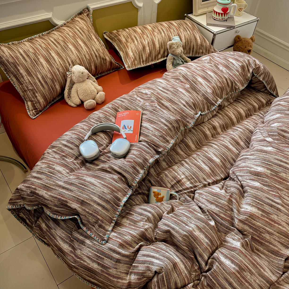 91家纺网 家纺一手货源 找家纺 蓝邻家纺 2025新款全棉纯棉加厚磨毛多巴胺贝壳边四件套 寻野