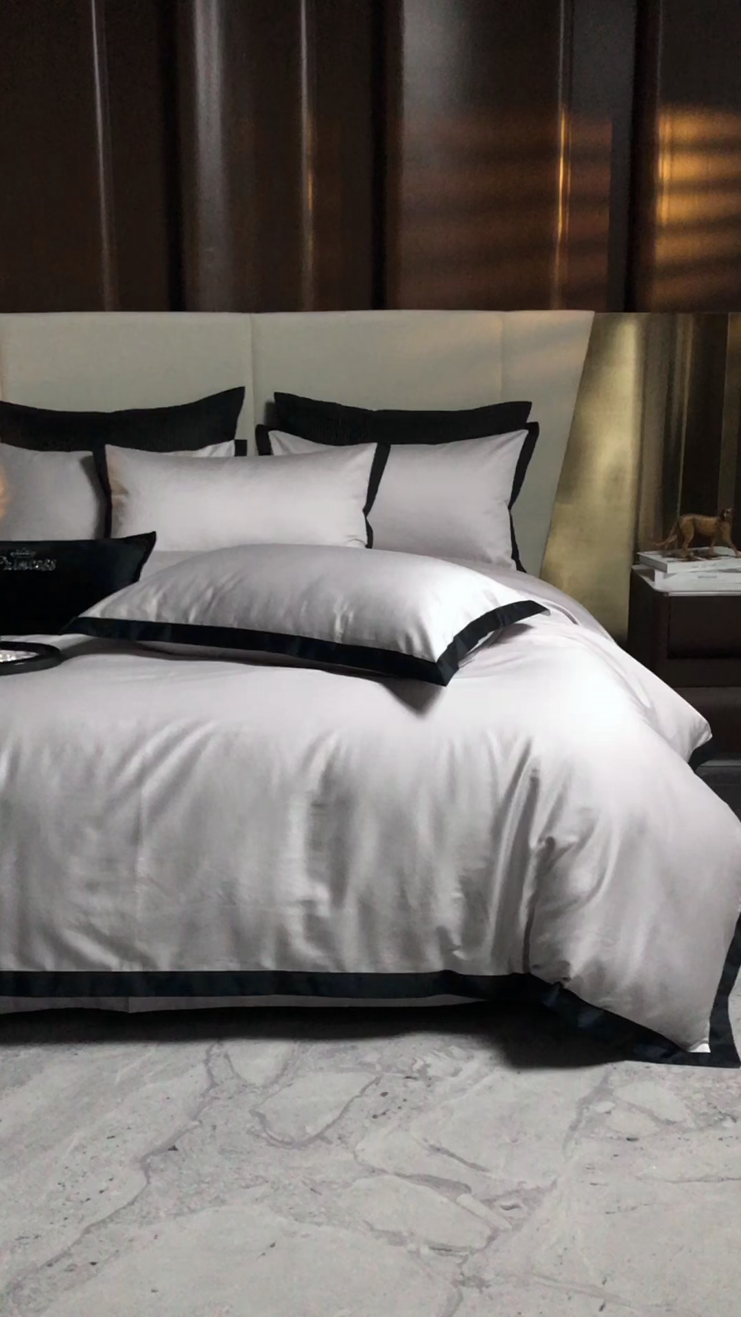 91家纺网 家纺一手货源 找家纺 佳汐蓝家纺 2025新款亲肤舒适100支长绒棉小拼角四件套-轻奢 轻奢-雾焦灰