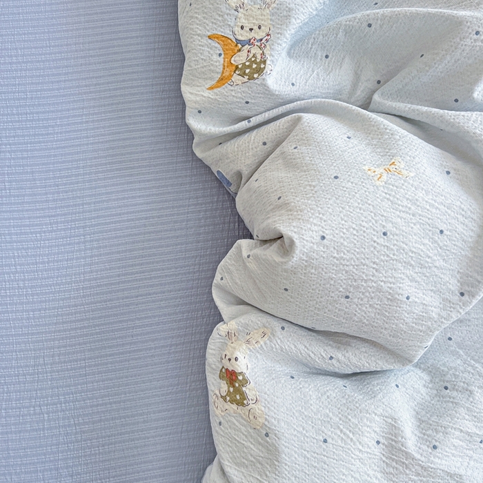 91家纺网 家纺一手货源 找家纺 典曼家纺 2025新款云感皱皱双层纱四件套-简单款 波点小兔蓝