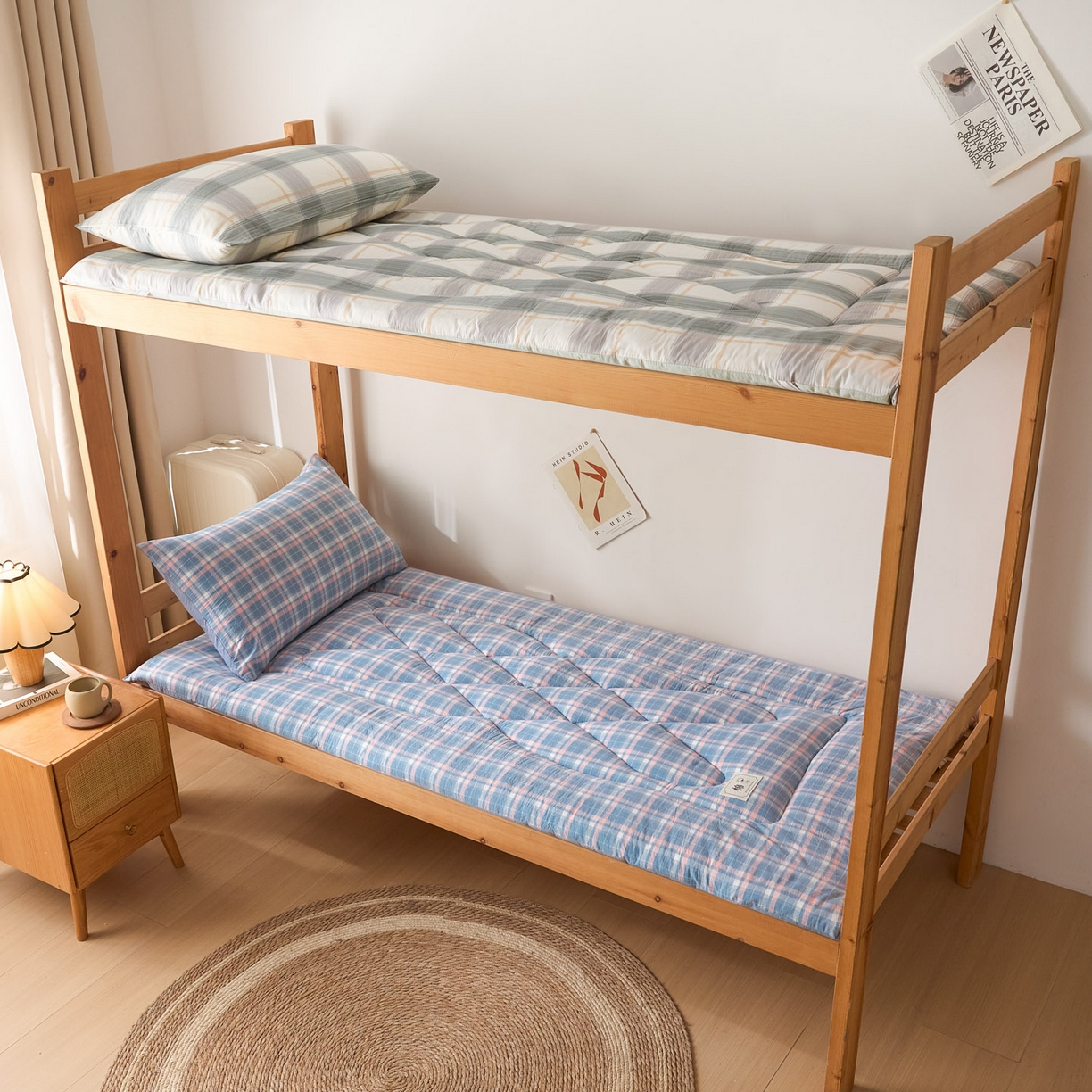 91家纺网 家纺一手货源 找家纺 爱屋及屋 2025款无印风学生棉花床垫 格韵蓝