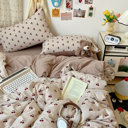 91家纺网 家纺一手货源 找家纺 （总）源莱 2025开学季小清新卡通时尚印花水洗双层纱四件套