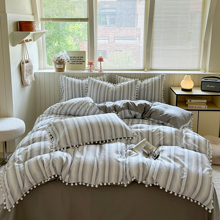 91家纺网 家纺一手货源 找家纺 缘生活 2025新款皱皱纱毛球球流苏四件套 皱皱纱球球流苏-绅士条纹