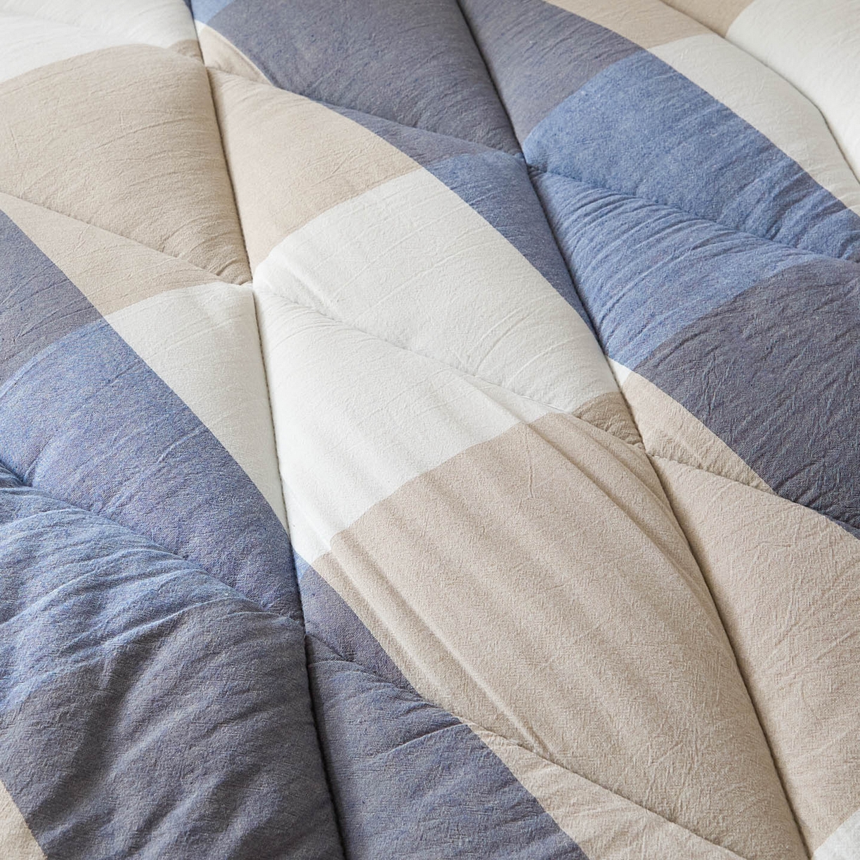 91家纺网 家纺一手货源 找家纺 爱屋及屋 2025款无印风学生棉花床垫 蓝咖大格