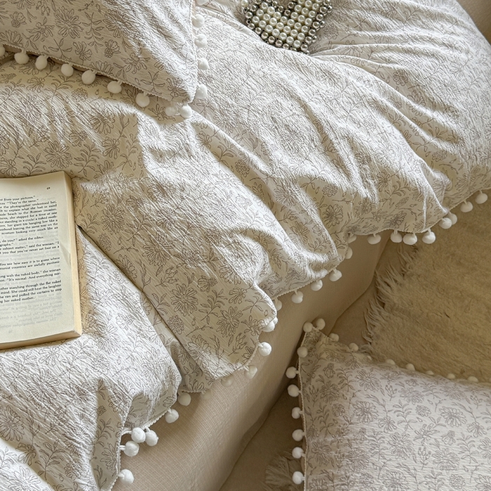 91家纺网 家纺一手货源 找家纺 缘生活 2025新款皱皱纱毛球球流苏四件套 皱皱纱球球流苏-碎花灰棕