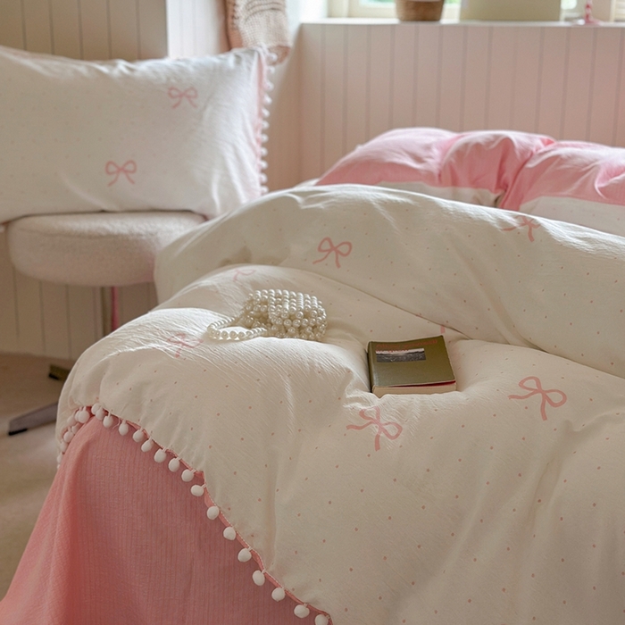 91家纺网 家纺一手货源 找家纺 缘生活 2025新款皱皱纱毛球球流苏四件套 皱皱纱球球流苏-蝴蝶结粉